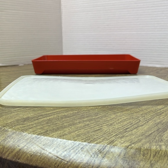 Tupperware Cold Cuts Deli Meat Hot Dog Bacon Keeper Container Orange Red - Picture 17 of 17
